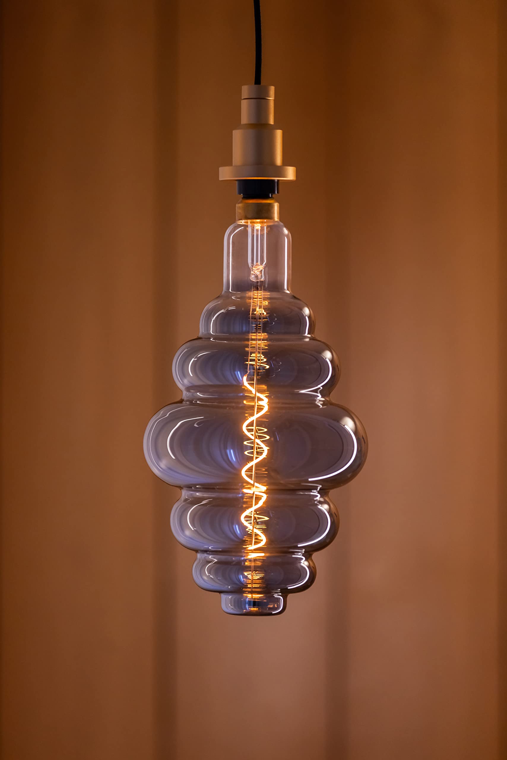 OSRAM Vintage 1906 gold tinted LED lamp, 4.8W, 360lm, beehive shape with 200mm diameter & E27 base, warm white light, dimmable filament, life of up to 15,000 hours
