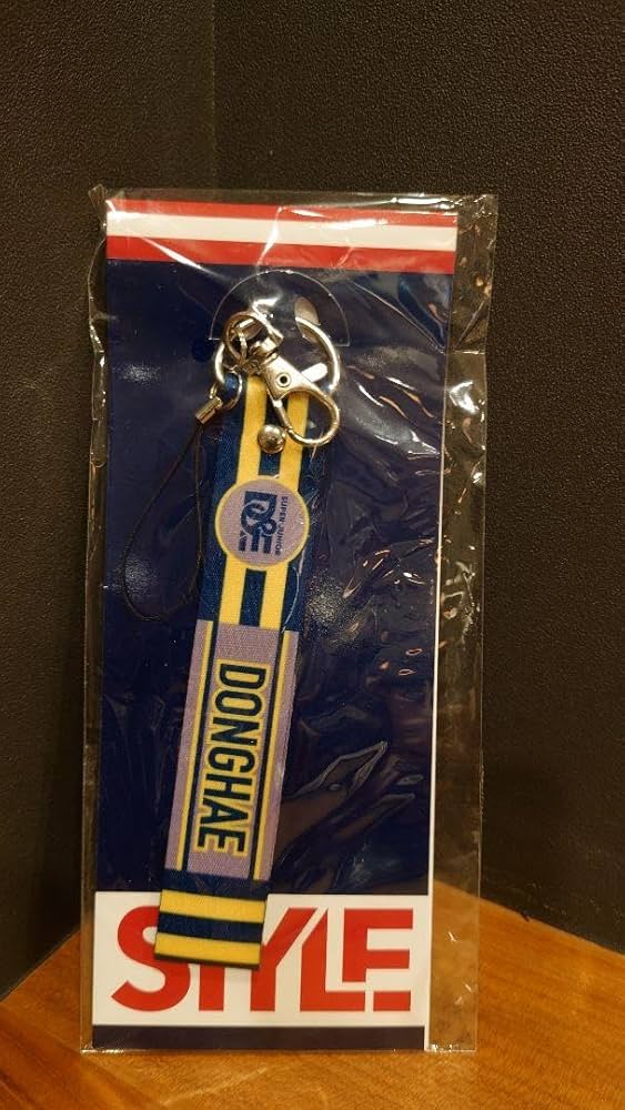 super junior ウニョク ドール キーリング ペンライトカバー super junior ウニョク ドール キーリング ペンライトカバー