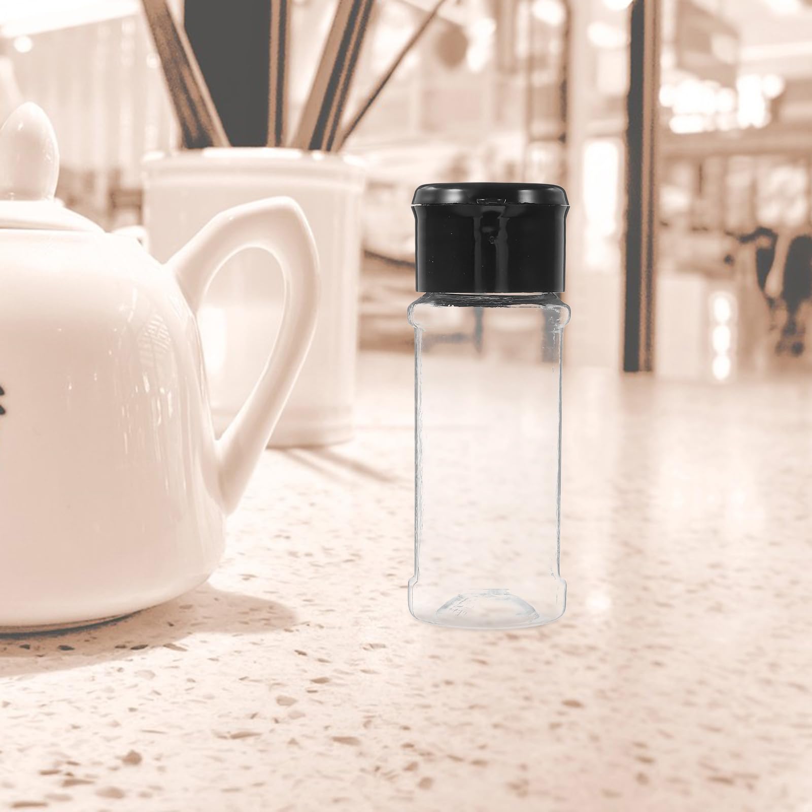 Cabilock 30 barattoli per spezie con coperchi neri, bottiglie vuote per condimenti da 100 ml, contenitori per condimenti in plastica per uso in cucina, per conservare spezie, condimenti e zucchero.