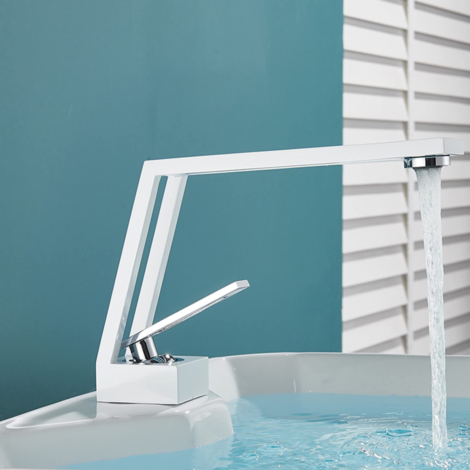 Mitigeur eau chaude et froide en chrome blanc avec montage sur pont pour vasque