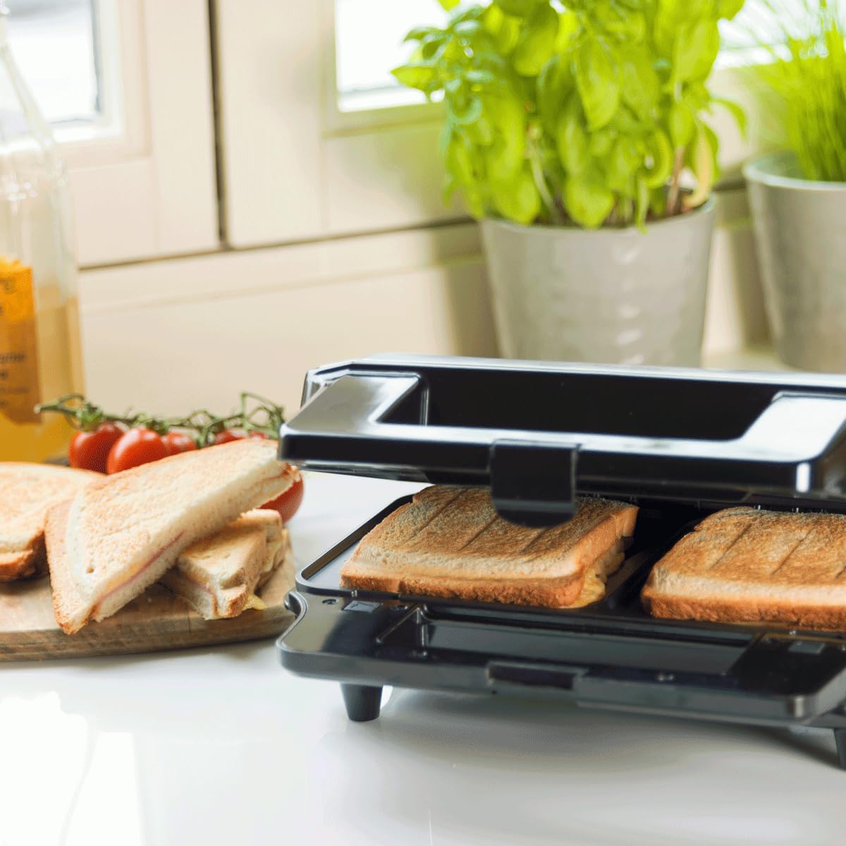 Bestron Antihaftbeschichteter 3-in-1 Sandwich-Kontaktgrill, 900 W, Schwarz, 29,5 x 20 cm