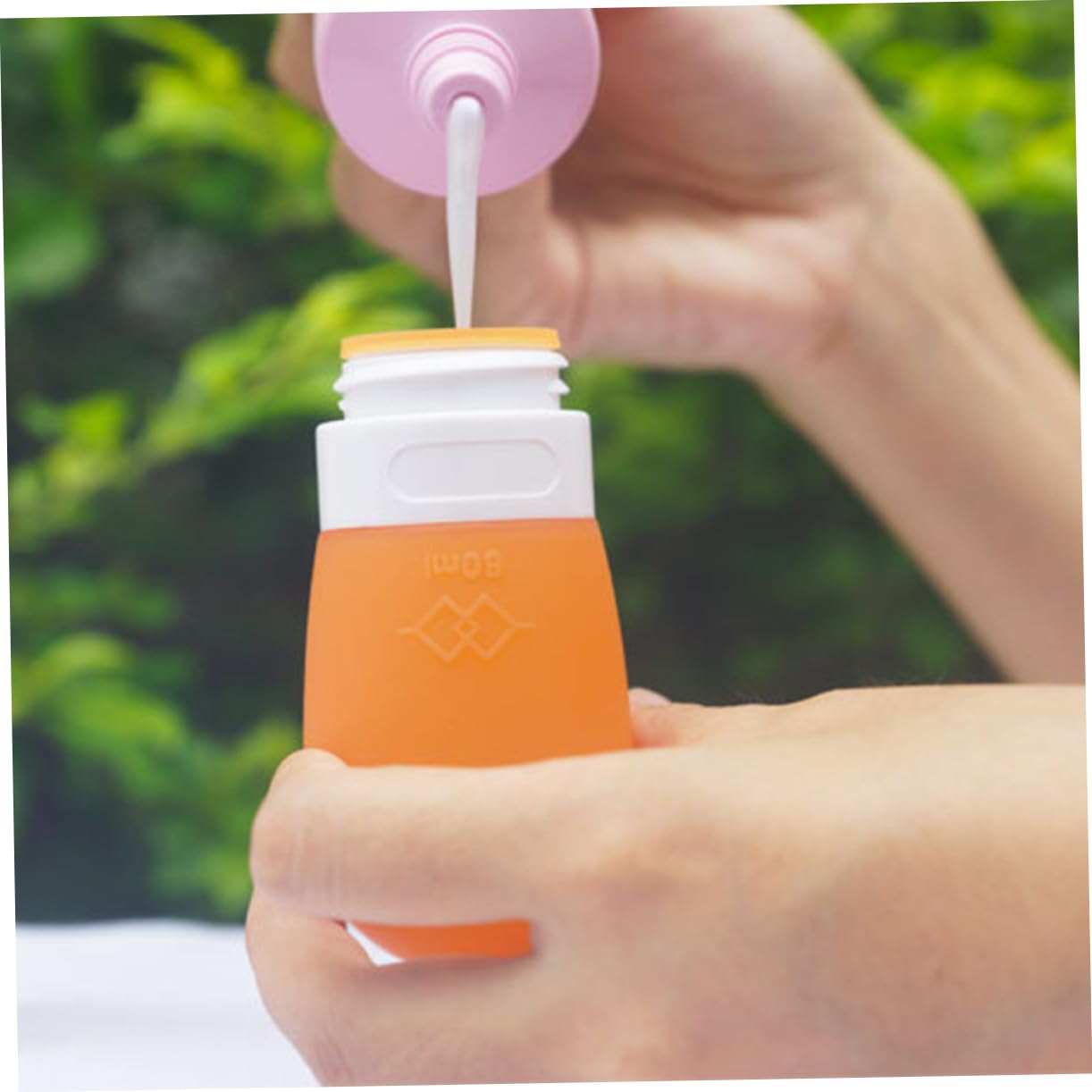 MAGICLULU 2 Set di Flaconi in Silicone Riutilizzabili Dispenser per Gel Contenitori a Tenuta Stagna per Articoli da Toeletta Flaconi per Shampoo Barattoli per Lozione 8 Pezzi*2