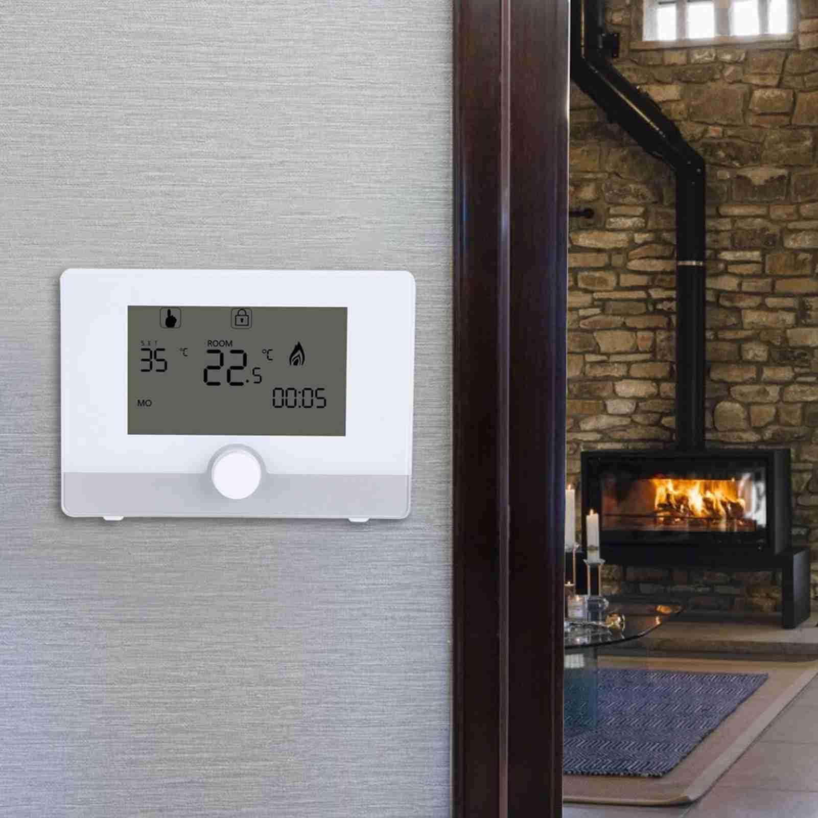 I termostati digitali programmabili sono altamente adatti per controllare la temperatura dei di riscaldamento a caldaia montati a parete