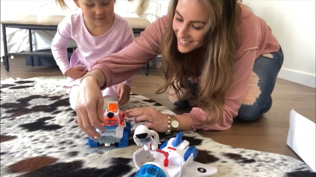 Amazon.com: Astro Venture Space Shuttle Toy with 2 Astronauts