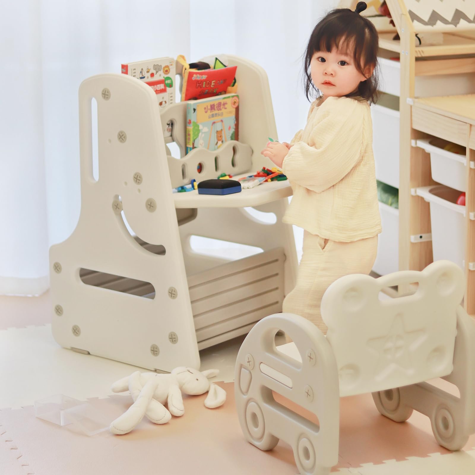 Juego de mesa y silla para niños, caballete de arte convertible 3 en 1 y estantería de exhibición con tablero de pintura magnético, estante de almacenamiento inferior, caballete de pie con 6