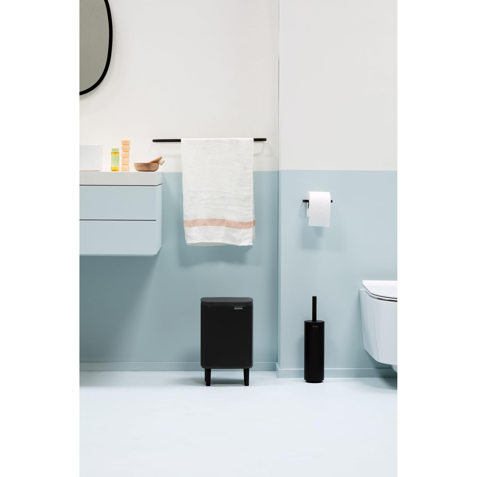 Brabantia Bo Waste Bin Hi Pattumiera 7L con Coperchio a Chiusura Ammortizzata, Secchio Interno Rimovibile e Maniglia per il Trasporto, ottimo per Bagno, Camera da Letto e Ufficio, Matt Black