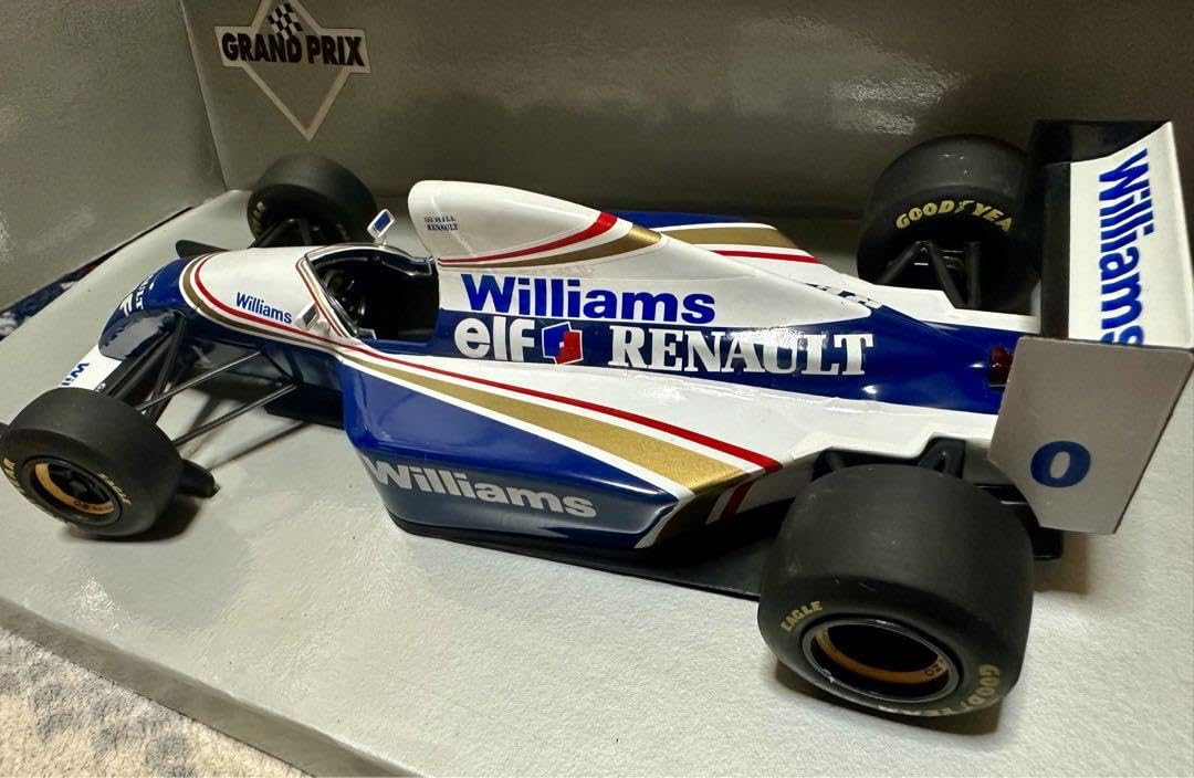 Amazon.co.jp: ミニチャンプス 1 18 ウィリアムズ ルノー FW15C