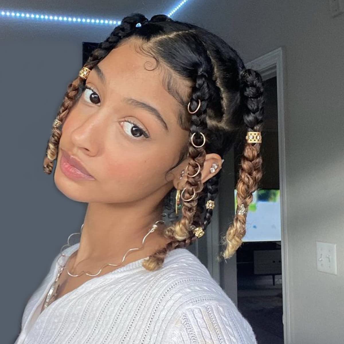 100 Stück Gold Dreadlock Loc Zubehör Haarschmuck für Zöpfe Locs Perlen Schmuck für Haar verstellbare Manschetten Eisen Flechten Haarringe Dekoration für Frauen und Mädchen