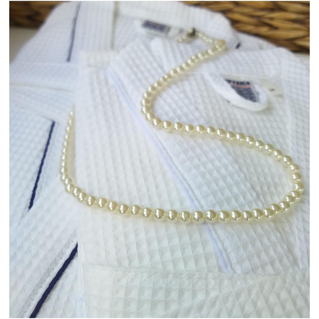Roupão de Banho Teka Piquet Adulto Unissex Branco Leve Hotel Spa Pousada Clínica – Confortável e Resistente em promoção! Veja a oferta e mais achadinhos de Moda íntima 7 Hoje é o melhor dia para comprar Roupão de Banho Teka Piquet Adulto Unissex Branco Leve Hotel Spa Pousada Clínica – Confortável e Resistente com aquele preço maroto! Promoção! Aproveite a oferta! 7
