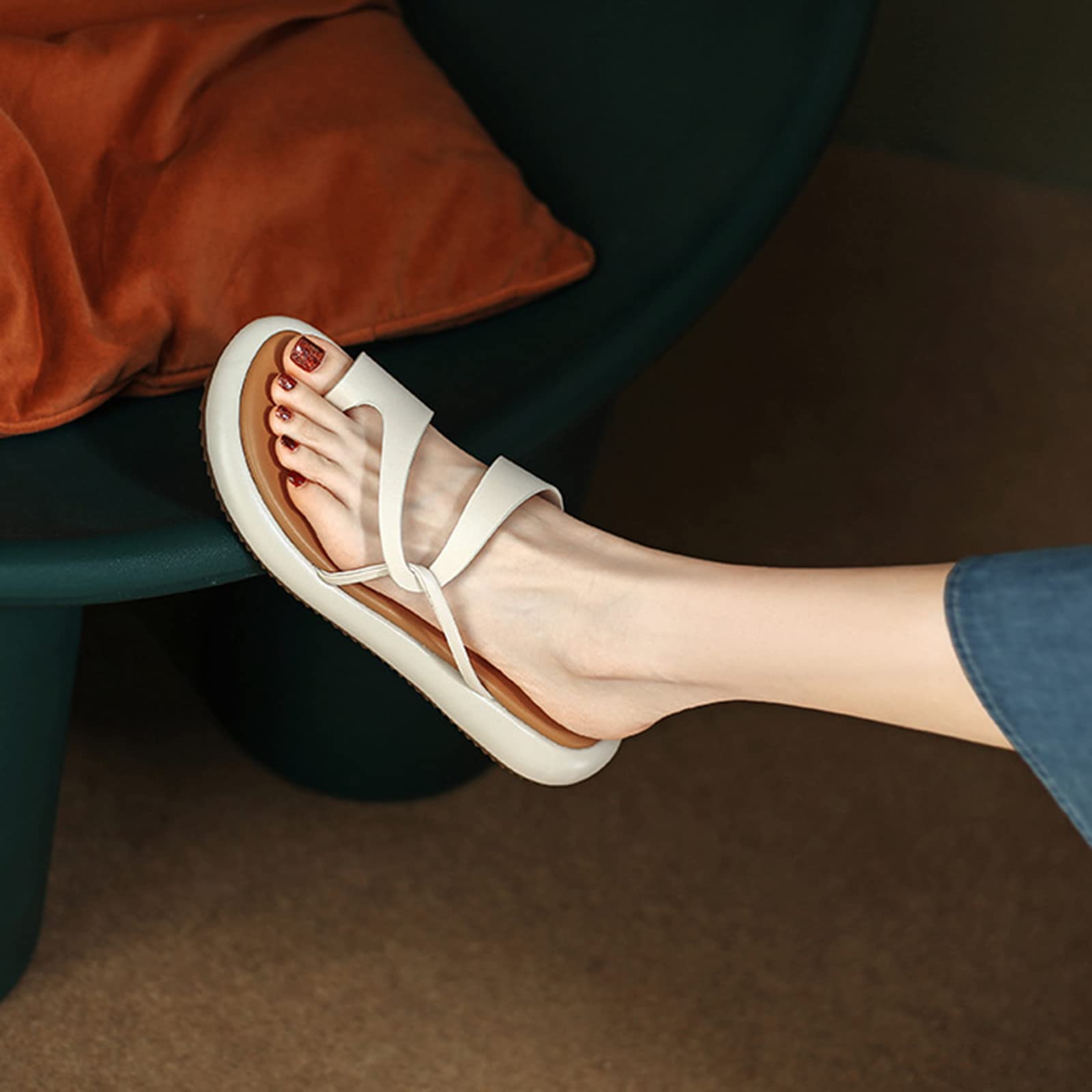 Acquista Sandali da donna estivi Scarpe casual piatte Infradito retrò Comfort Sandali da spiaggia con punta aperta Scarpe romane in Italia a partire da 11
