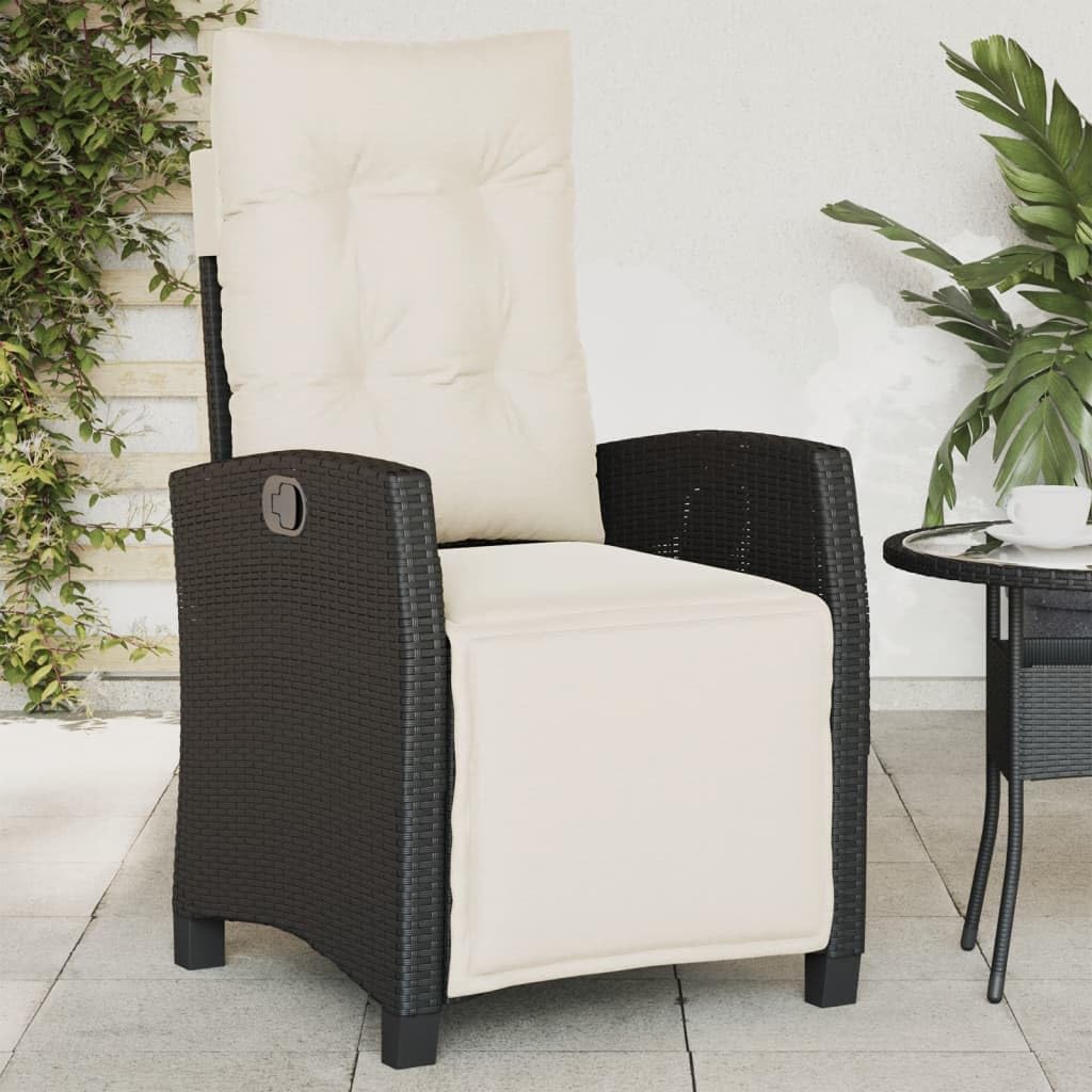 Poltrona reclinabile da giardino con poggiapiedi regolabile in rattan PE nero, struttura robusta in acciaio, cuscini imbottiti con fodere sfoderabili e lavabili, materiale