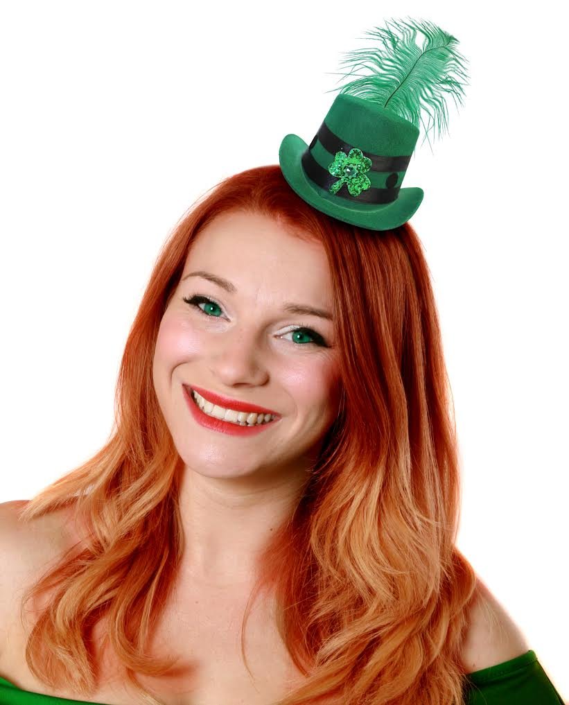 I LOVE FANCY DRESS St Patricks Day 1 Mini Felt Top Hat With Attatched Clover and Feather Mini Irish Top Hat (Pack of 1)
