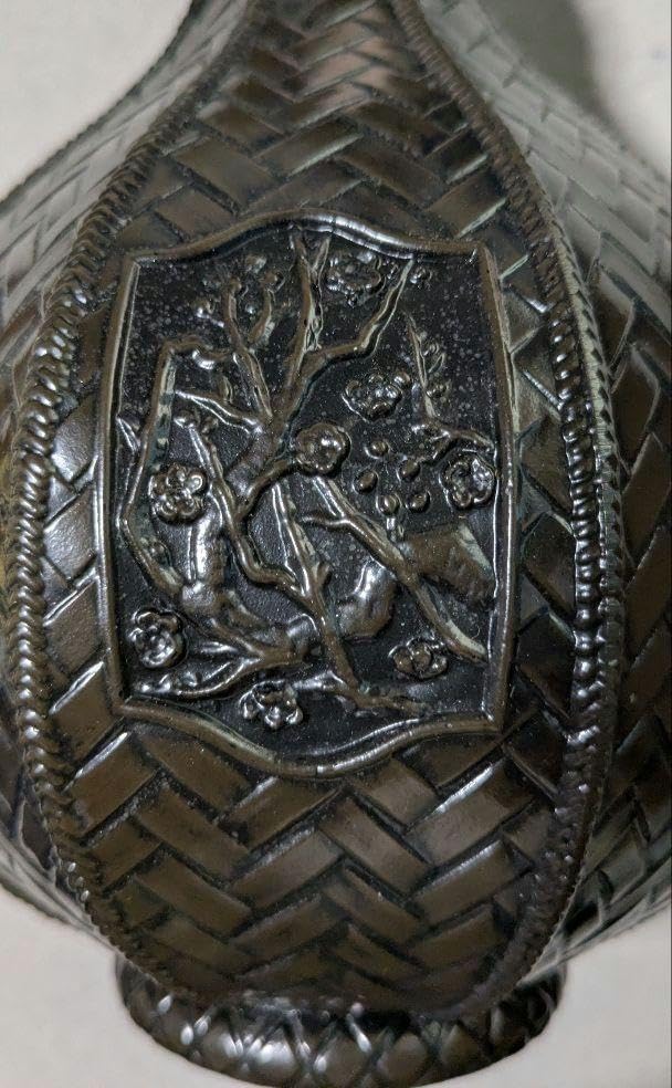 「八峰花鳥」美術花瓶（銅器鋳物） 黒色編み込み模様花瓶