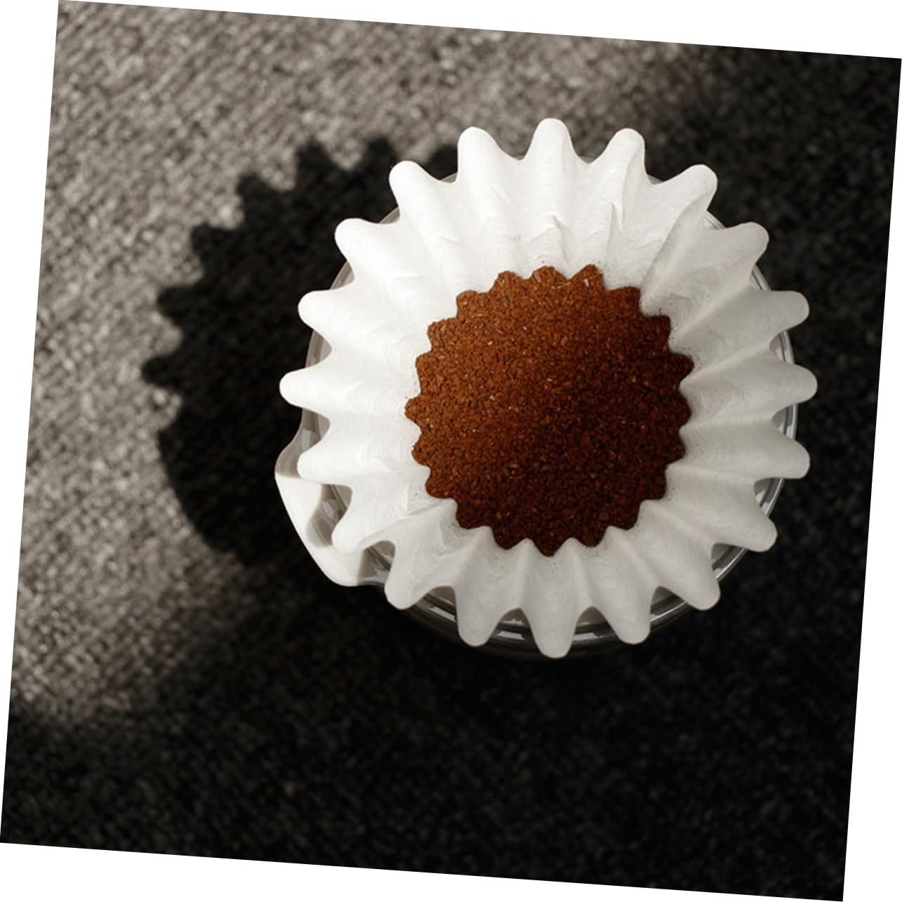 DECHOUS 50Pcs Paper Coffee Filters Unique and Compact Drip Filters for Home Office Taste Light Weight Easy to Store for Coffee Tea Brewing