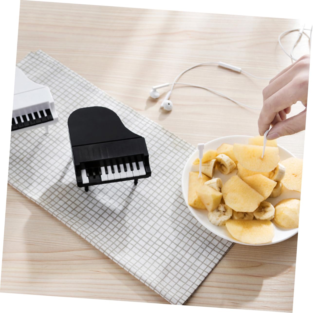 BEBEMOKO Reusable Plastic Forks 2 Sets Cake Fruit Forks Mini Size Piano Keyboard Shape Party Supplies for Boys and Girls