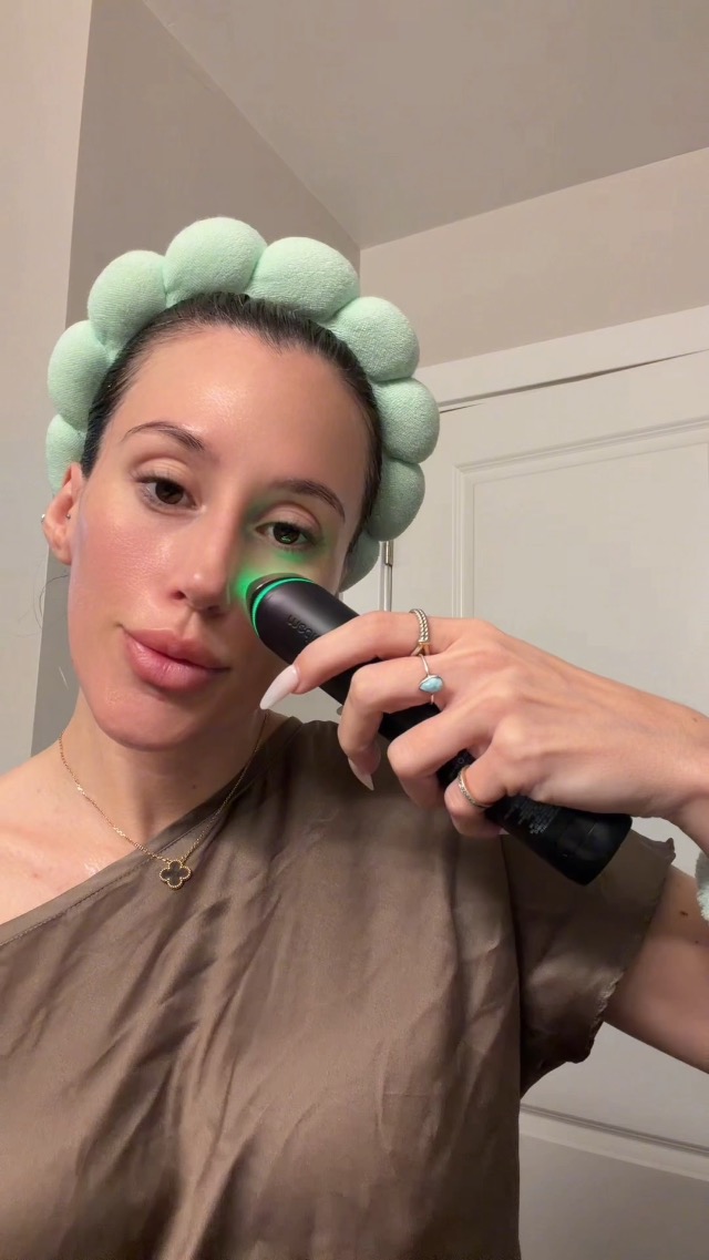 Watch medicube Age-R Booster Pro Device for Glass Skin on Amazon Live