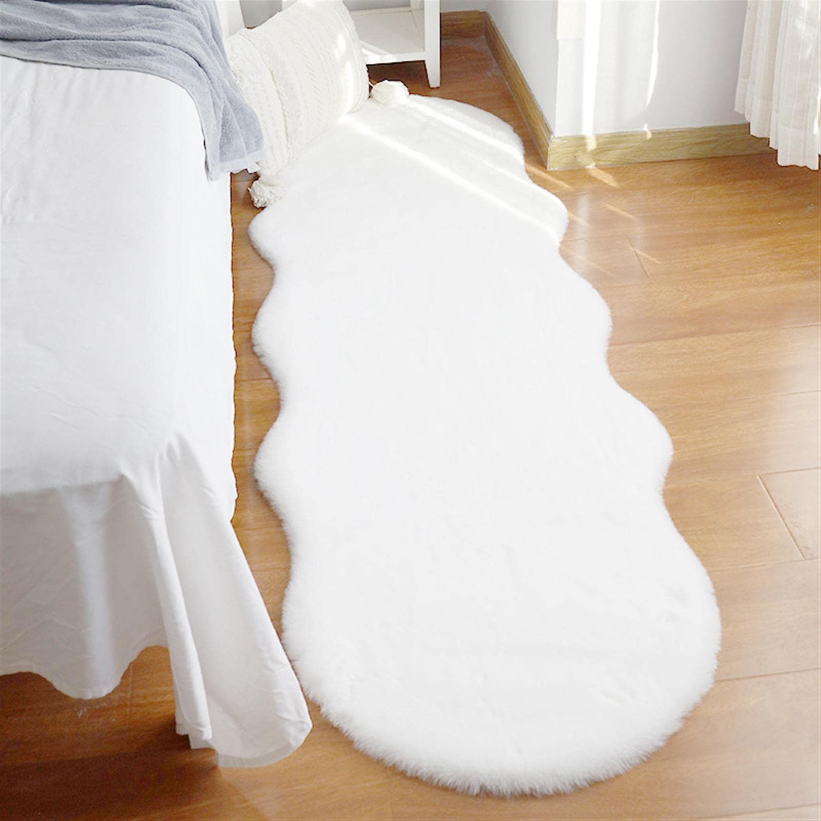 Guetto White Faux Rabbit Fur Rug,Non-Slip Faux Rabbit Fur Soft Thick Fluffy Rug,Carpet With Shaggy Thick Fluffy Bedside Rug Comfortable Mats For Bedroom Living Room,,60X240cm