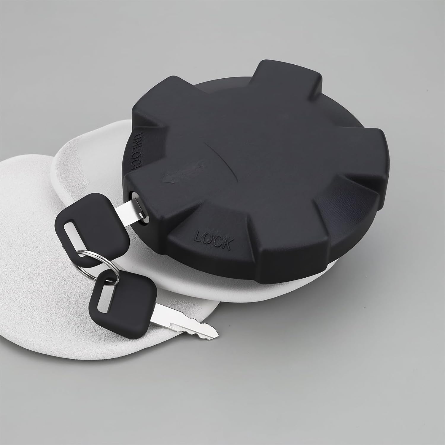 80mm Truck Fuel Tank Cap with Chain & Keys 1687523 1803760 5001834430 Compatible with Volvo FH12 FH13 FH16 FS7 F10 Compatible with Renault