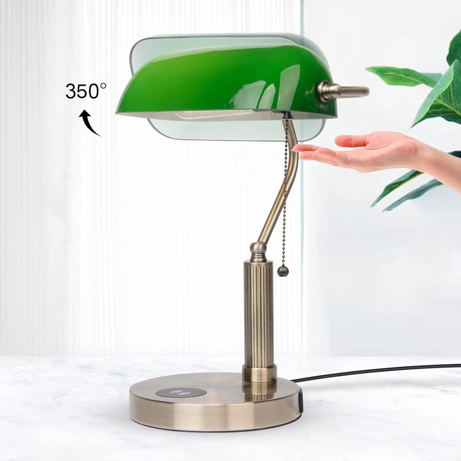 FIRVRE Lámpara de escritorio de banquero de vidrio Lámpara de mesa retro clásica tradicional con cargador inalámbrico y puerto USB Interruptor de cadena de tracción de latón de metal antiguo (Verde)
