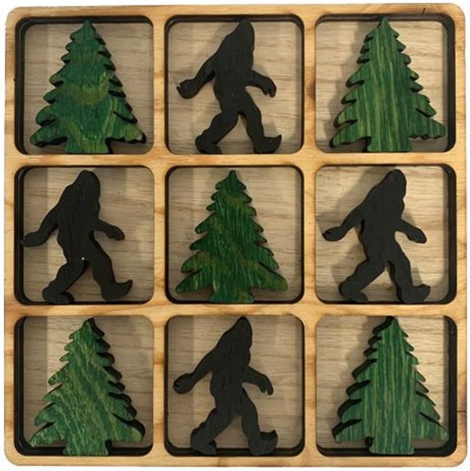 Gadgets Tic Tac Toe 10 Wood Pieces Plus Board Game Pine Trees and Bigfoot