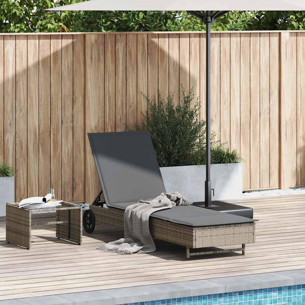 Lettino prendisole con ruote e cuscino, grigio polyrattan, 1 pezzo, schienale regolabile, in rattan PE di facile manutenzione, per giardino, balcone o terrazza, con imbottitura