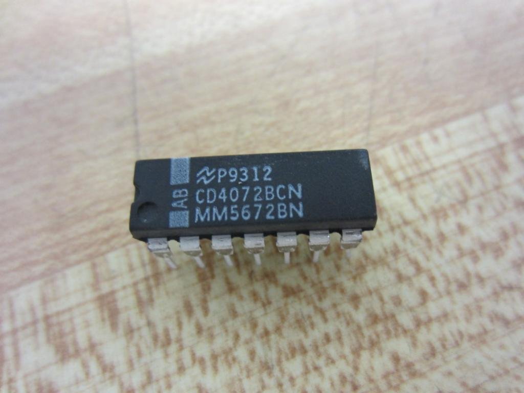 National Semiconductor CD4072BCN Integrated Circuit (Pack of 4)