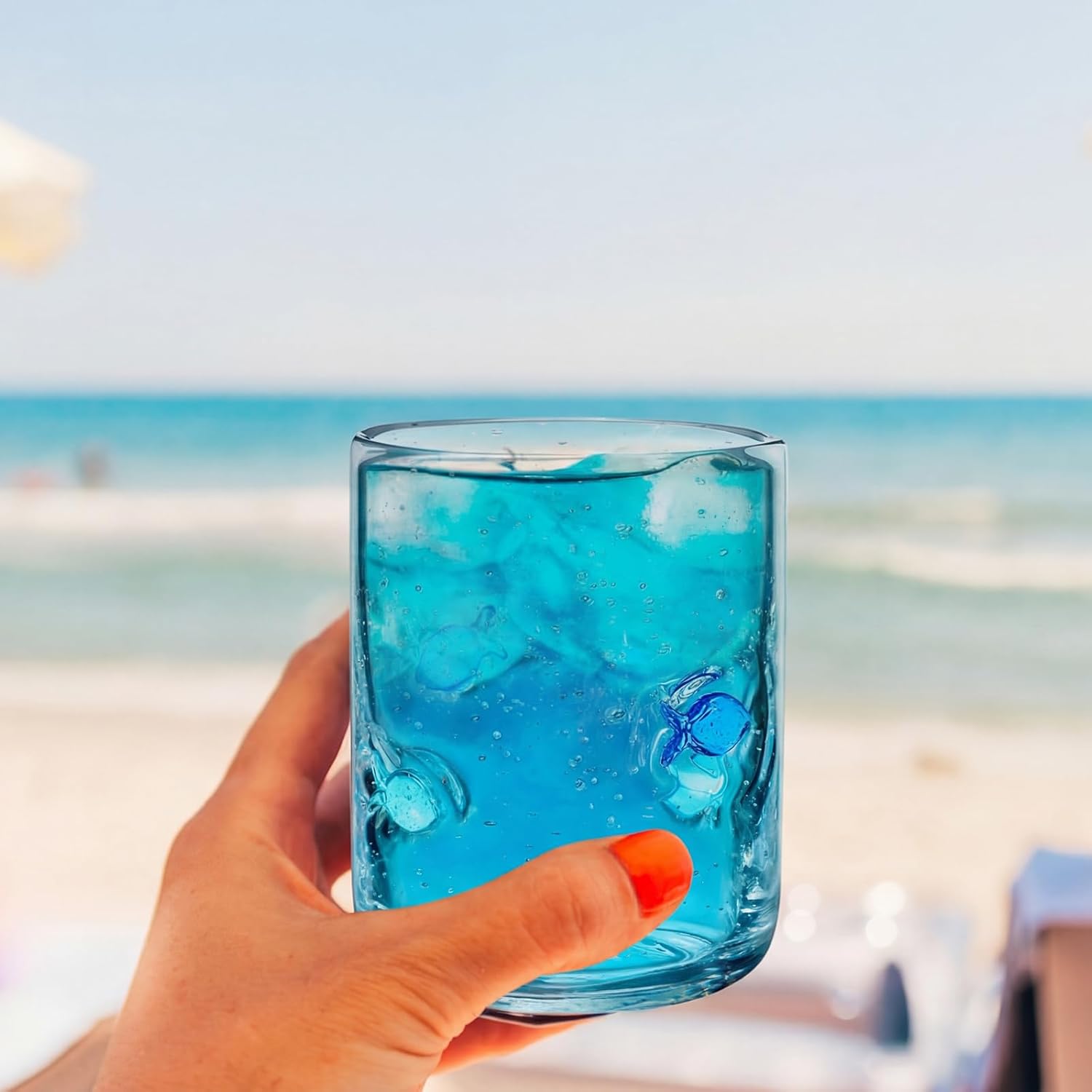 Vesici 4 Pcs Easter Fish Icon Juice Glasses 14 oz Christian Drinking Glass Cups Hand Blown Fish Cocktail Wine Glassware Cup for Easter Summer Party Supplies Holiday Gifts