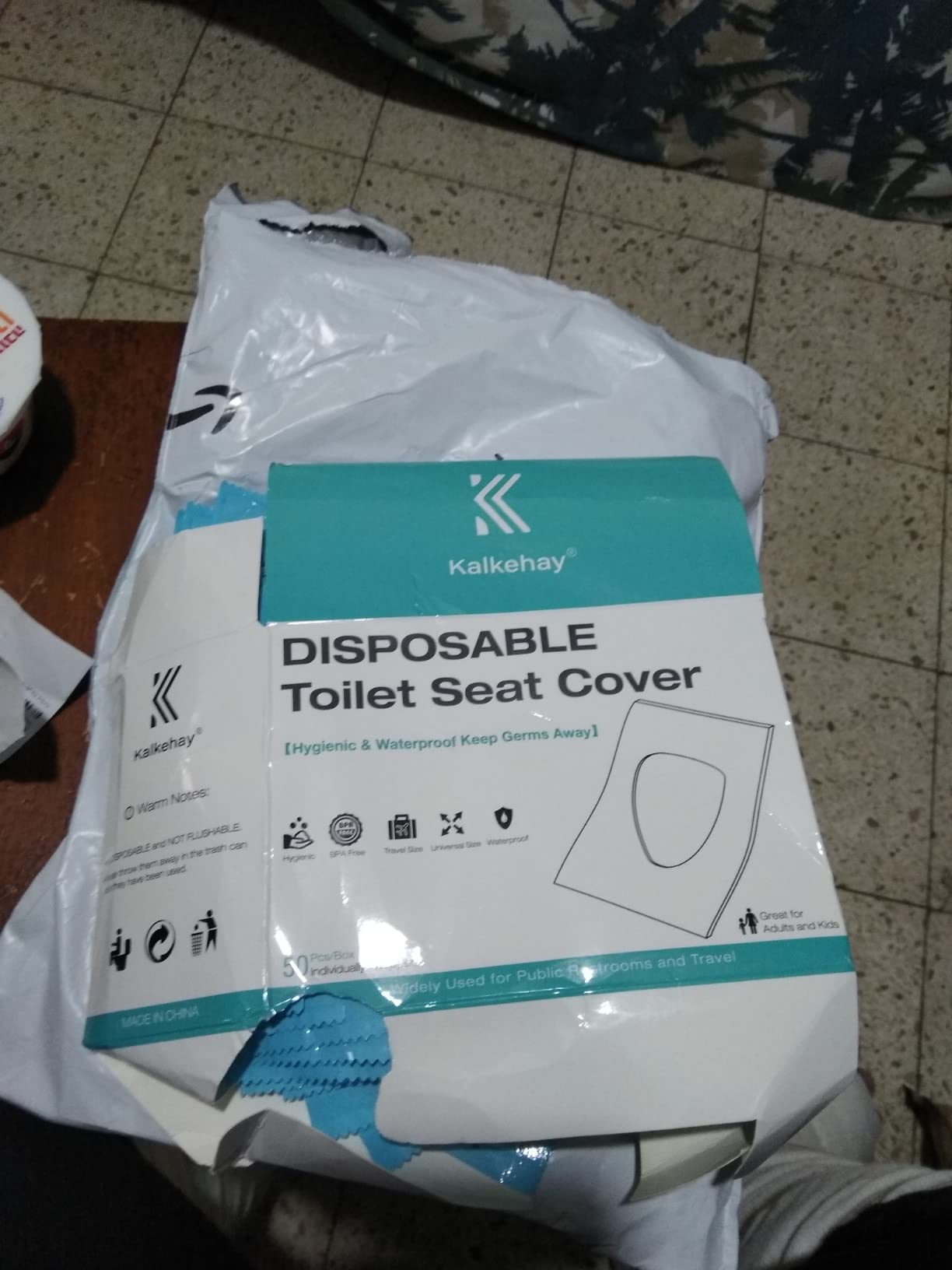 Newest 50 Pack Disposable Plastic Toilet Seat Cover Waterproof And