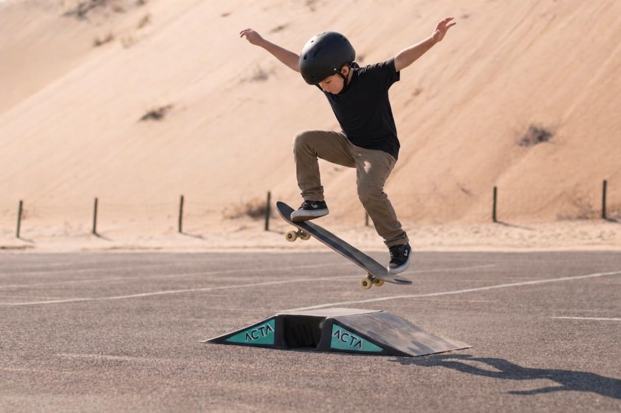 ACTA Rampe de Skate pour Enfants - Mini Rampe pour Trottinette Freestyle, BMX, Voiture RC - Légère et Portable (Rampe) - 3