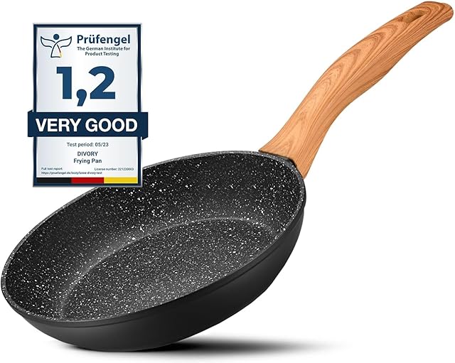 DIVORY Patelnia 16cm brak indukcja - mała uniwersalna patelnia z powłoką nieprzywierającą, przeznaczona do wszystkich rodzajów kuchenek - możliwość mycia w zmywarce (Jasny wygląd drewna, 16cm)
