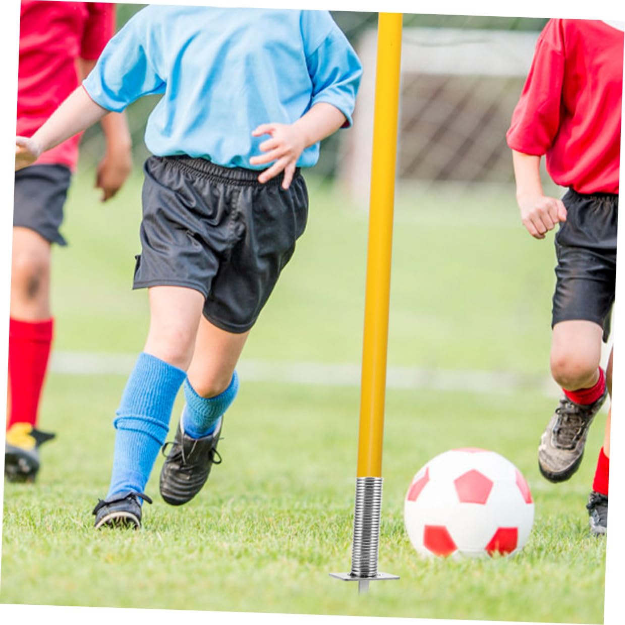 4pezzi Picchetti a Molla in Ferro per Attrezzatura Calcio, Base Angolare Fissaggio per Bandierina, Portatile e Antiribaltamento, per Allenamento su Prato o Campo Sintetico