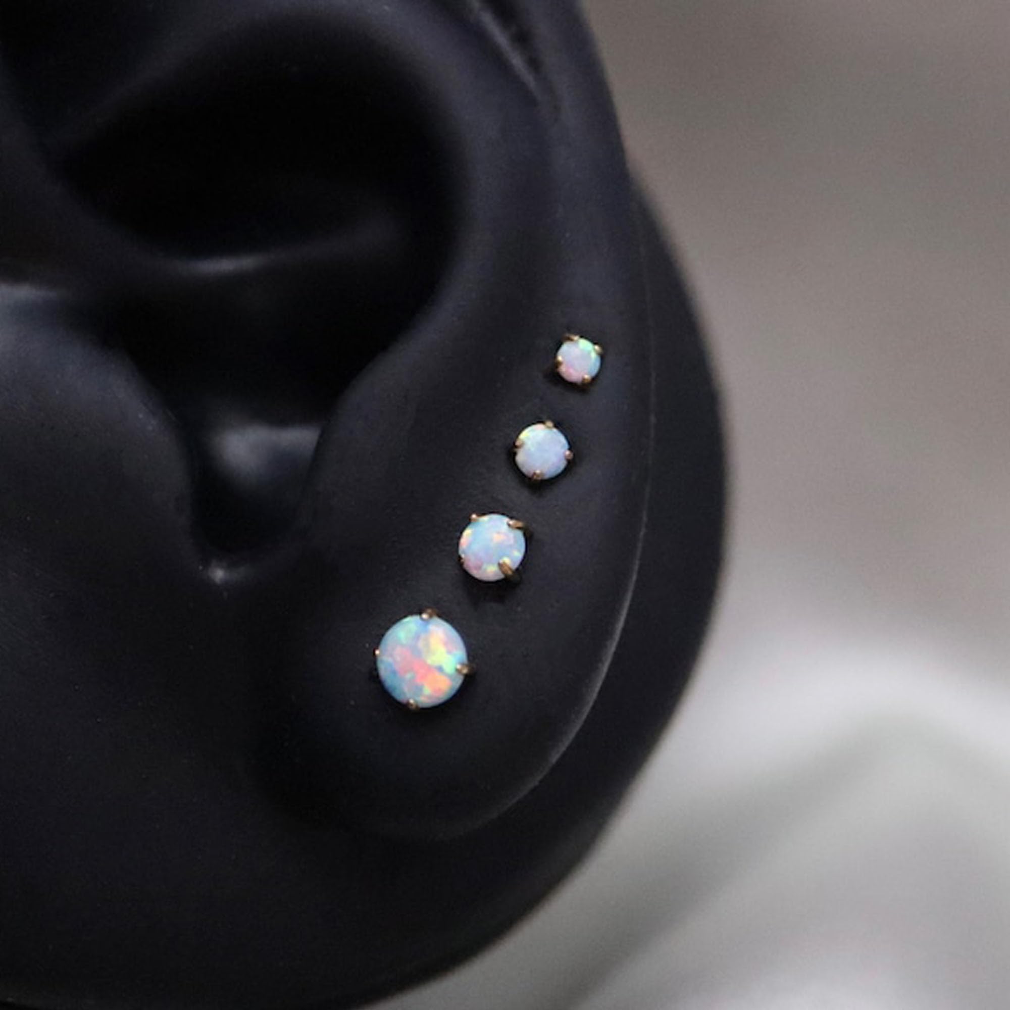 HMJGDHX 14K Gelbgold gefüllter Sterlingsilber 3/4/5/6MM Feueropal-Edelstein-Ohrstecker für Damen und Herren, Farbe Weiß - Blau - Rosa - Grün - Schwarz