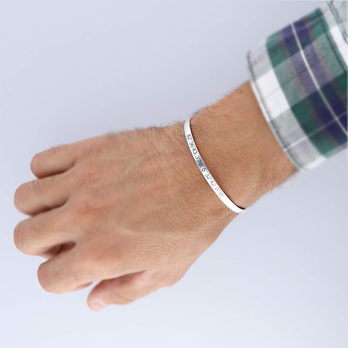Pulsera Brazalete para Hombre y Mujer en Plata de Ley - Pulsera ideal para Grabar y Personalizar Mensajes, nombres, coordenadas - Pulsera de aro Unisex