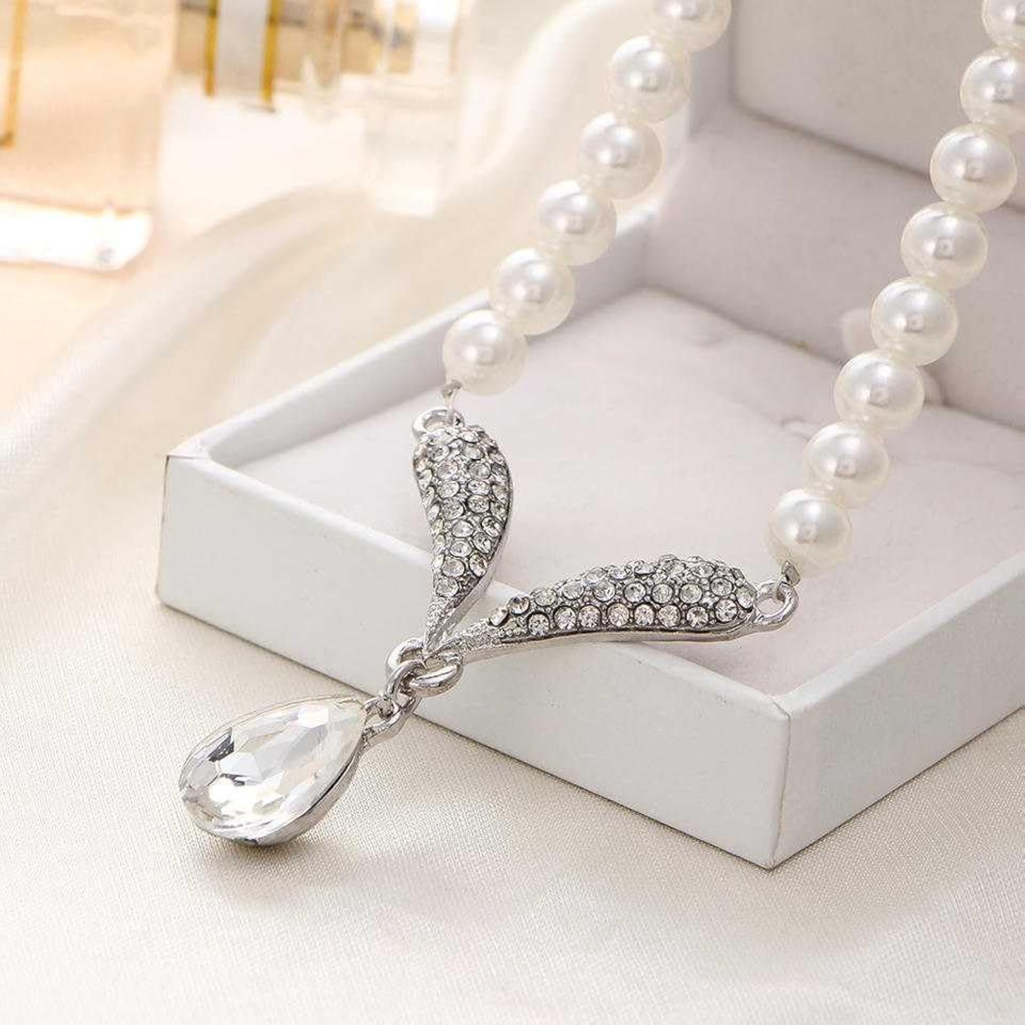 Bling Queen Faux Pearl Necklace & Earring Set(Silver)
