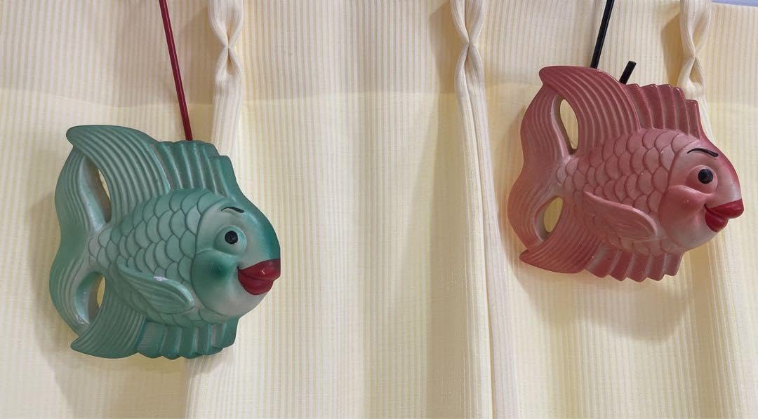 ミラースタジオ社　ミッドセンチュリー　アメリカン　石膏壁飾り　夫婦仲金魚2匹 Amazon.co.jp: ミラースタジオ社 ミッドセンチュリー アメリカン 石膏