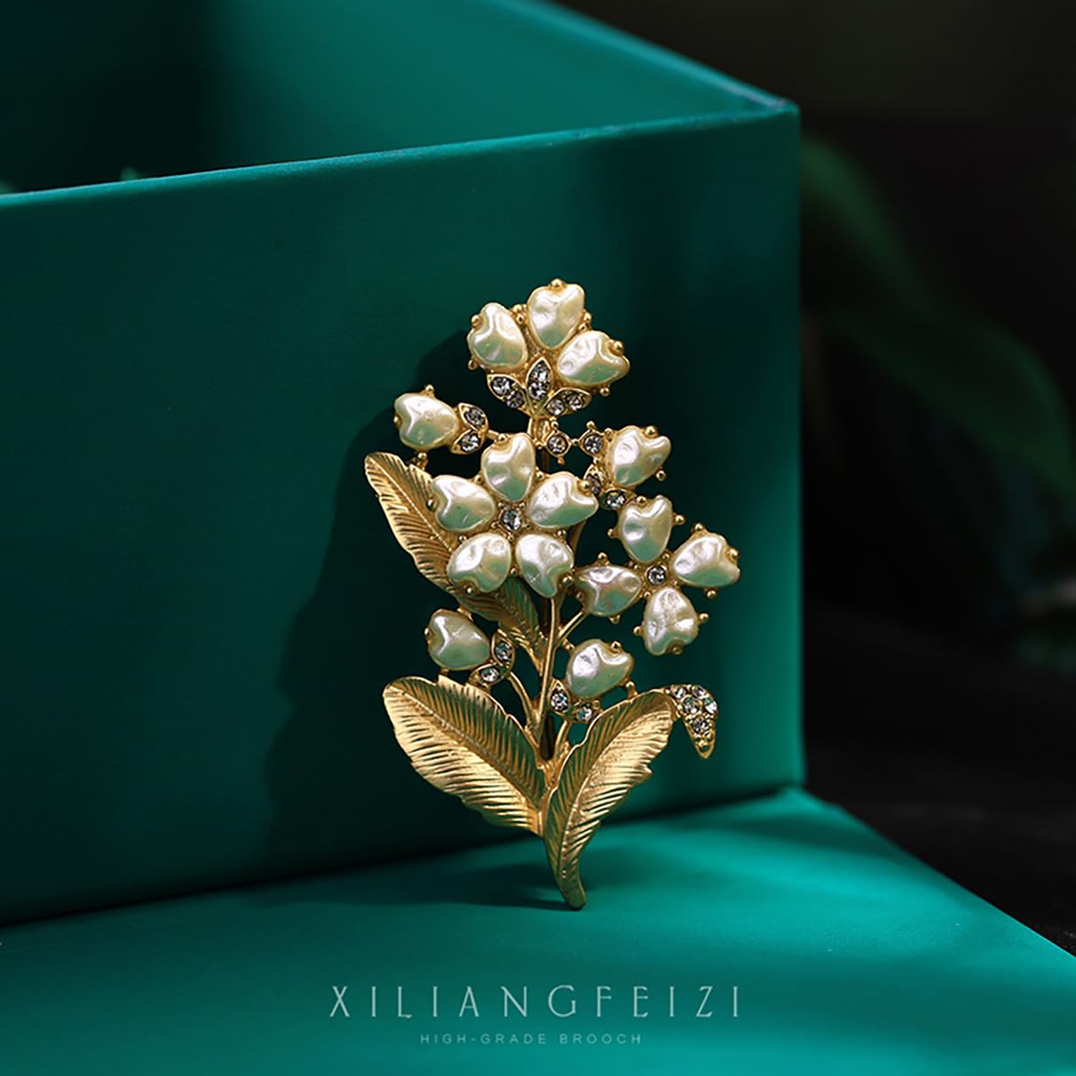 Magnifique Broche Fleur De Lys Pour Femme – Strass étincelants, Accessoire Vintage Idéal Pour Robe De Mariée Ou Soirée