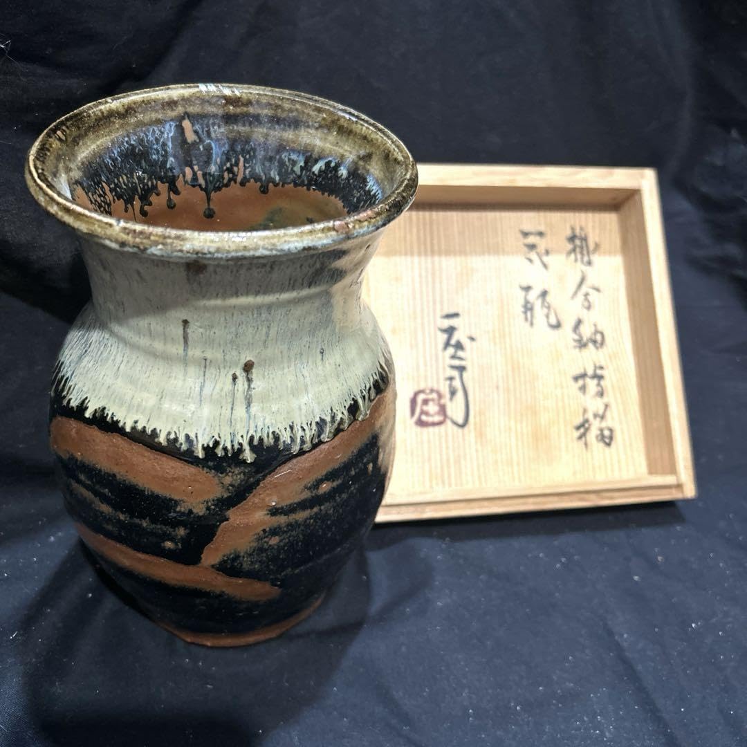 Amazon.co.jp: 濱田庄司浜田庄司 人間国宝 掛合釉指描花瓶 共箱 栞 