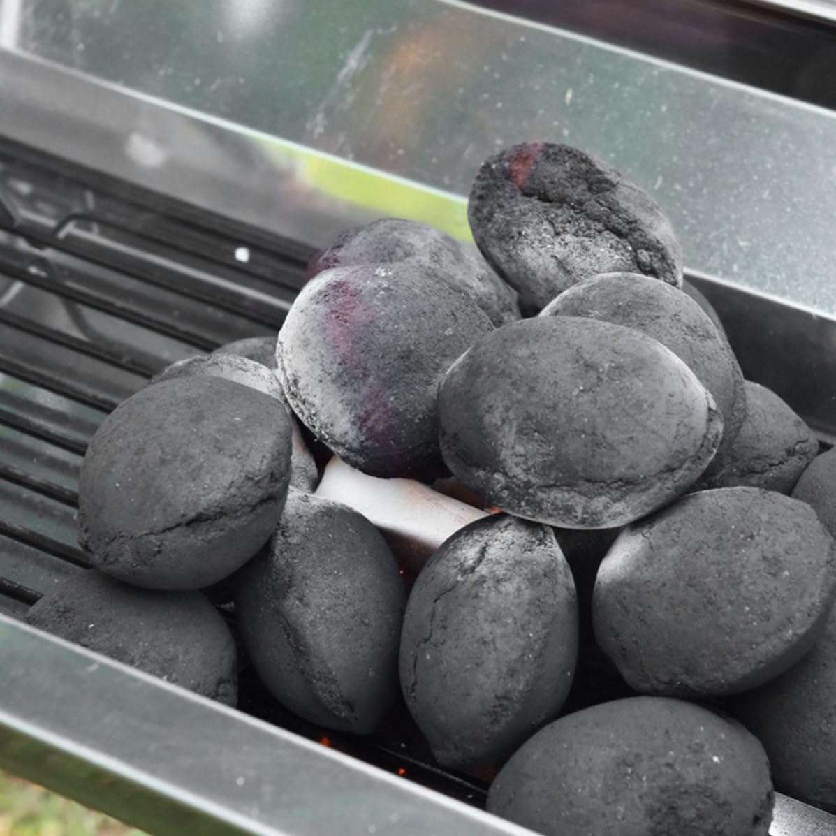 Holzkohle für Heimischen Grill 1, 5kg Packung Schwarz