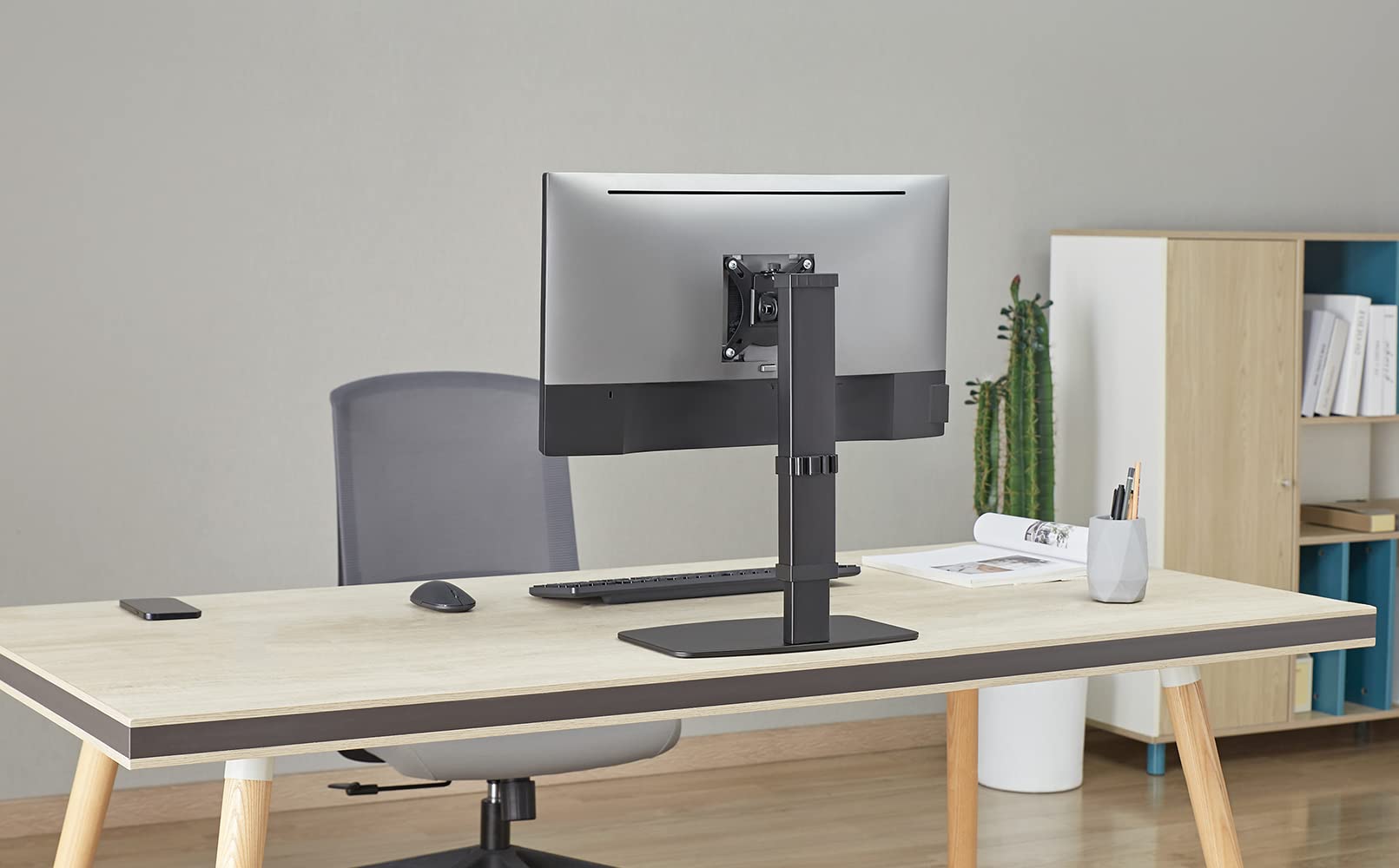 myWall HL 55 L stojak na monitory 17-32 cale (43-81 cm), do 8 kg, regulacja wysokości na 10 poziomach, wychylny, VESA: 75/100, czarny