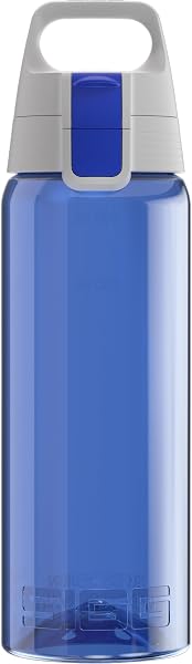 Nahaufnahme des innovativen ONE-Verschlusses der SIGG Tritan Trinkflasche.