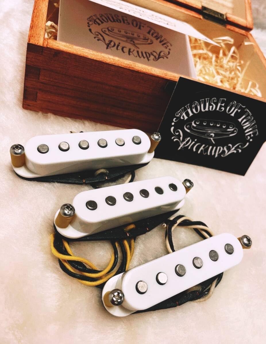 ハードレリック60sストラトキャスタータイプ 80sビンテージピックアップ ハードレリック60sストラトキャスタータイプ 80sビンテージ