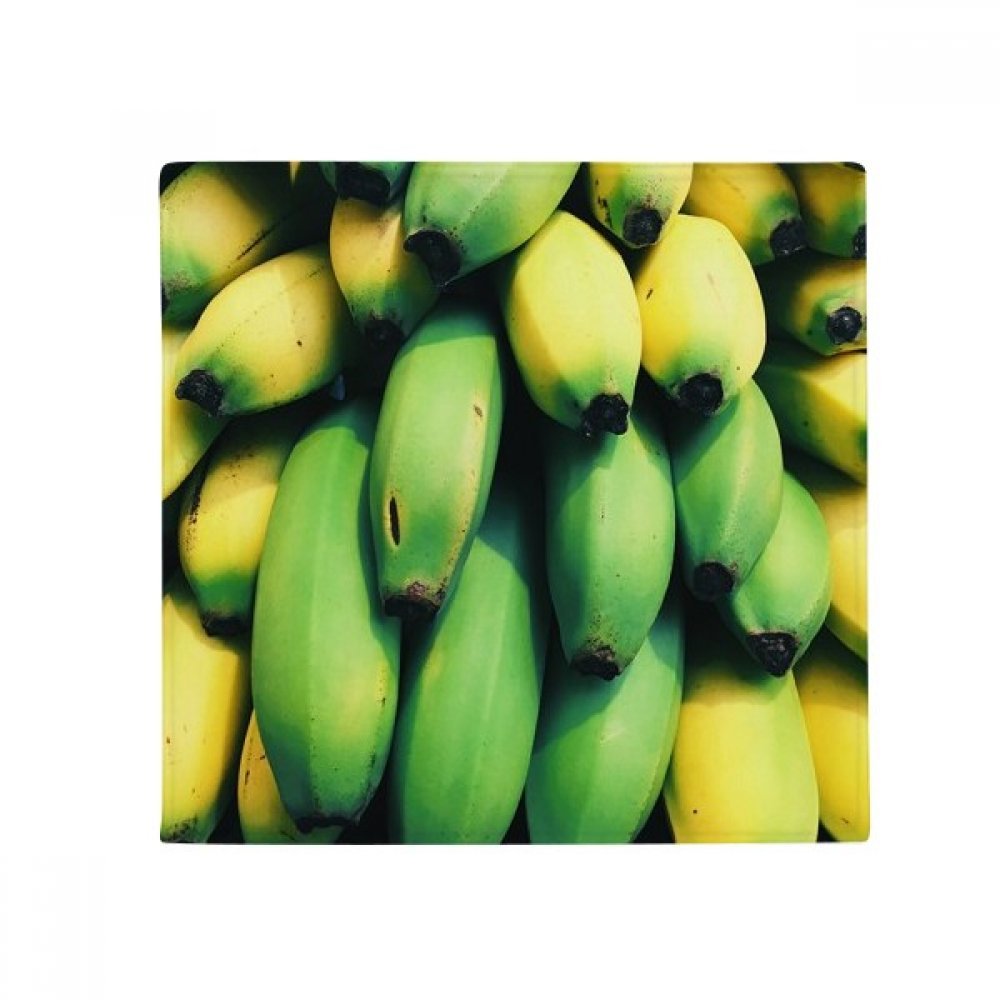 Idée cadeau originale avec ce tapis de salle de bain banane colorée