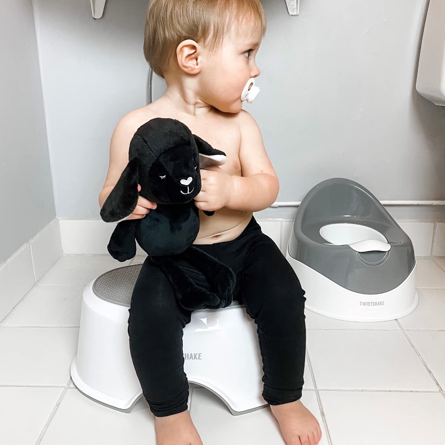 Vasino antiscivolo Twistshake | Leggero, portatile e facile da pulire | Sedile WC per bambini | Vasino da allenamento per bambini | Design ergonomico | WC per neonati | Grigio bianco