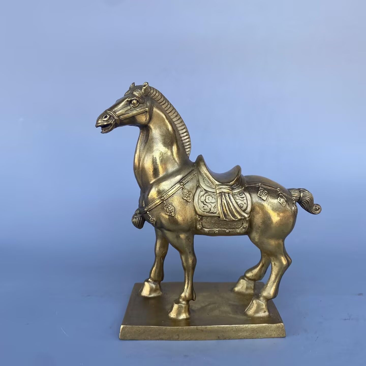 Dytartzx Pure Copper Horse Statue. Handcrafted. Suitable for Decoration in Living Rooms, Study Rooms. Lucky Gift.