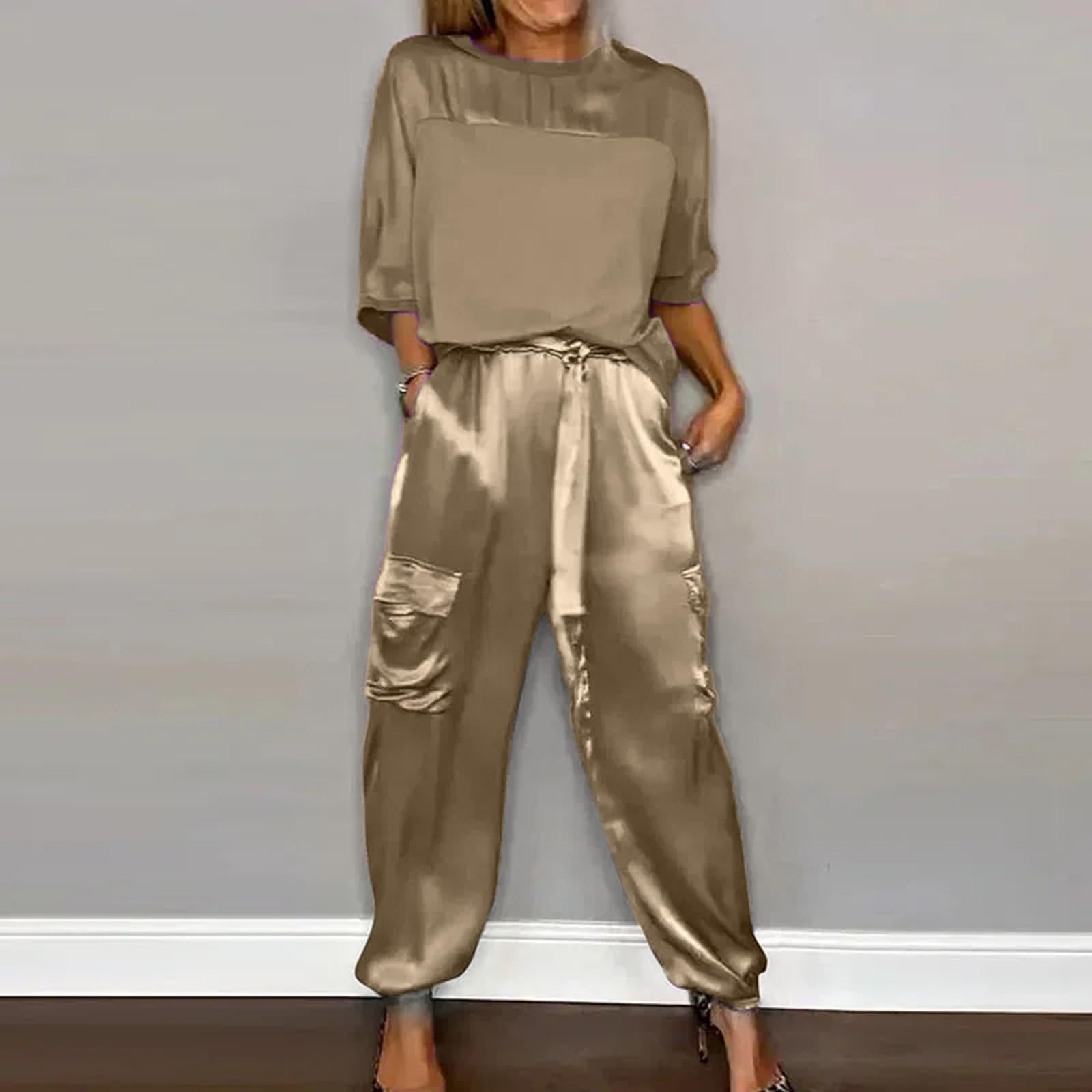 Ensemble Haut et Pantalon en Satin Lisse pour Femme, Tenue décontractée en Satin 2 pièces, Jogging à Manches Courtes, Ensemble Femme Chic et Elegant, Ensemble Jogging Femme
