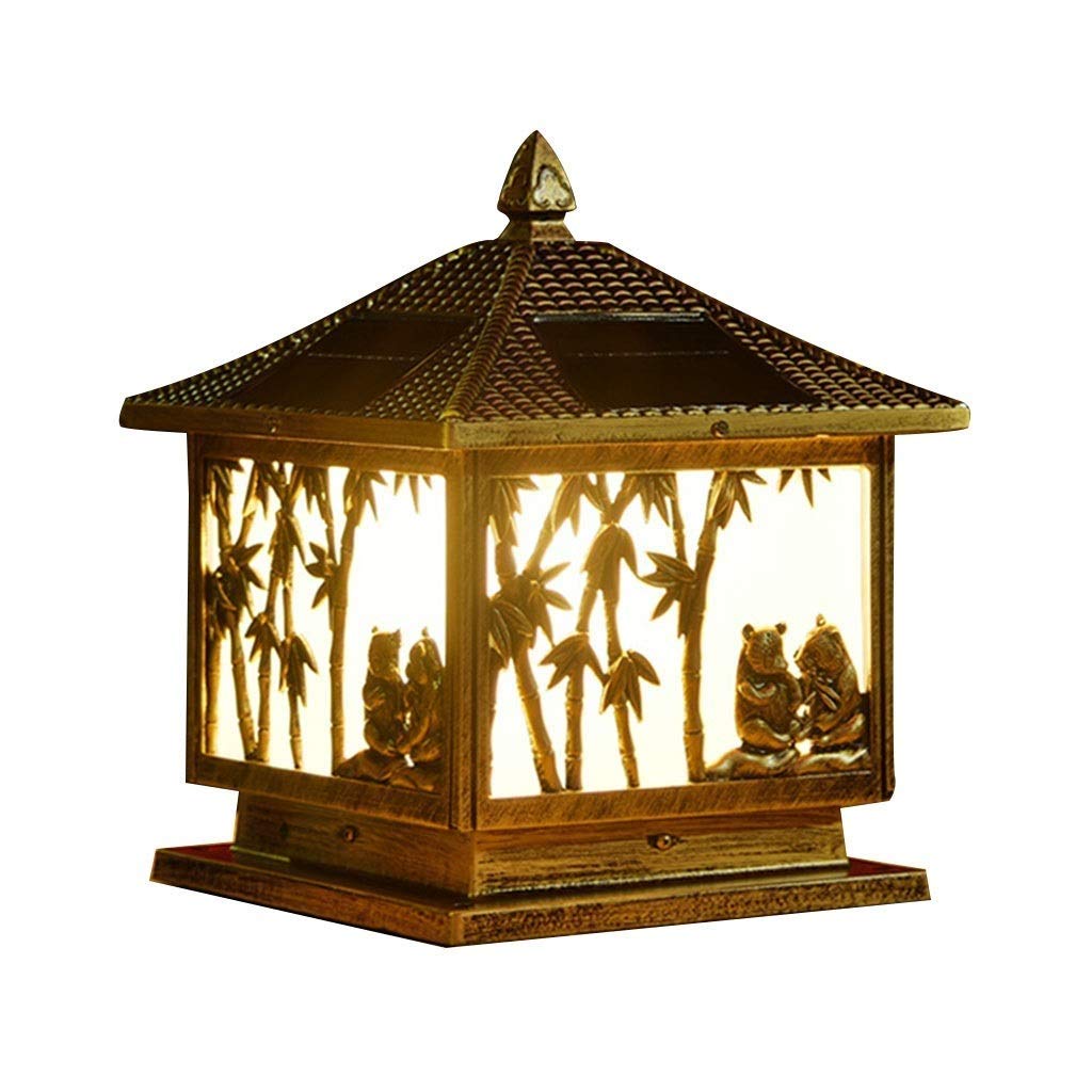 Lampe pilier solaire étanche grand format pour valoriser l'entrée d'une villa
