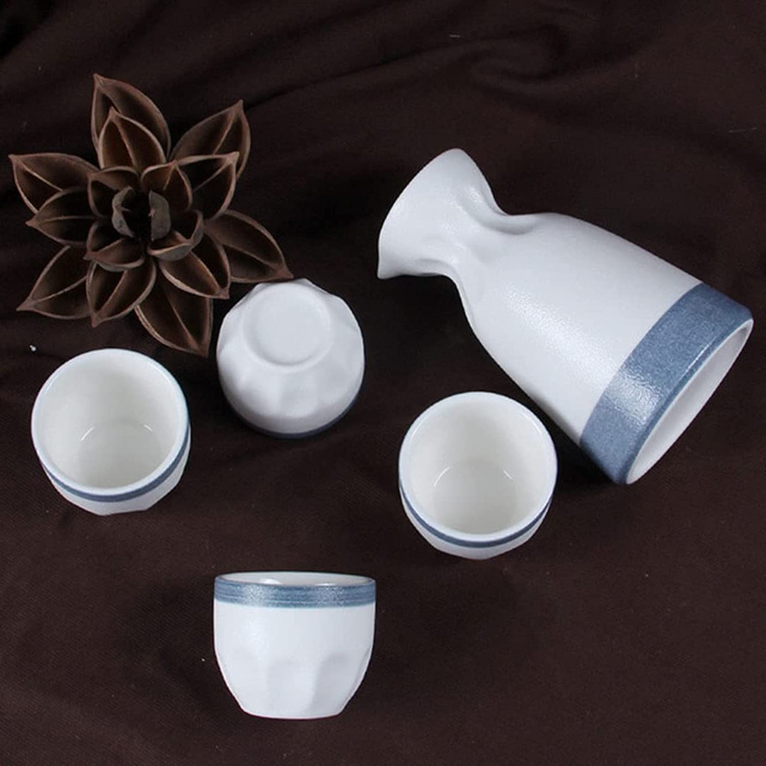 Set da 6 pezzi per sake, set di tazze per sake in ceramica tradizionale giapponese con glassa a fiocchi di neve con pentola riscaldante, design elegante, miglior regalo per tazze di famiglia e amici