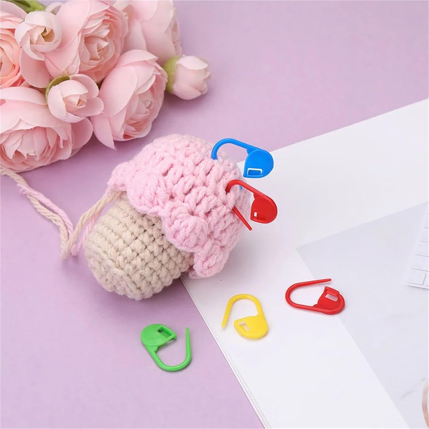 Stitch Markers for Crocheting 300pcs Plastic Crochet Yarn Markers Resin Small Clip Locking Stitch Marker Knitting Tools Needle Clip Hook