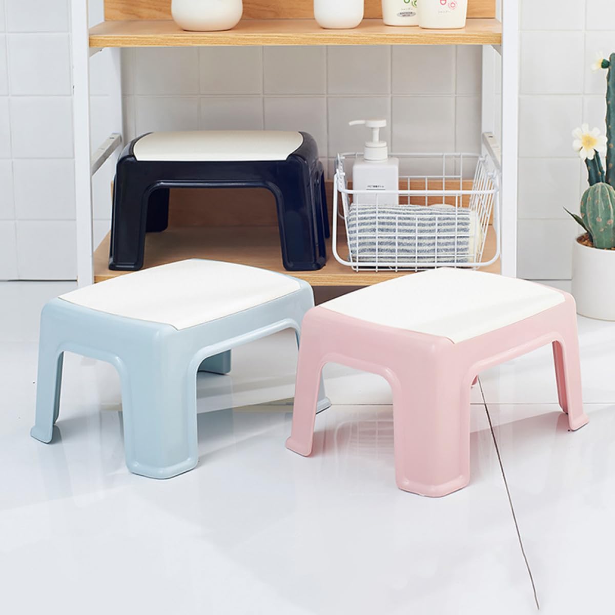DECHOUS Tragbarer Kinderhocker Kunststoff Kleiner Fußschemel 30x20x16cm rutschfest Belastbar Leicht für Badezimmer und Kinderzimmer