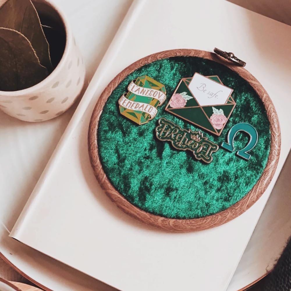 REOVE Wall Hanging Pin Collection Display Stand, Enamel Holder Board, Canvas Leather Embroidery Hoop for Buttons Wall Decoration